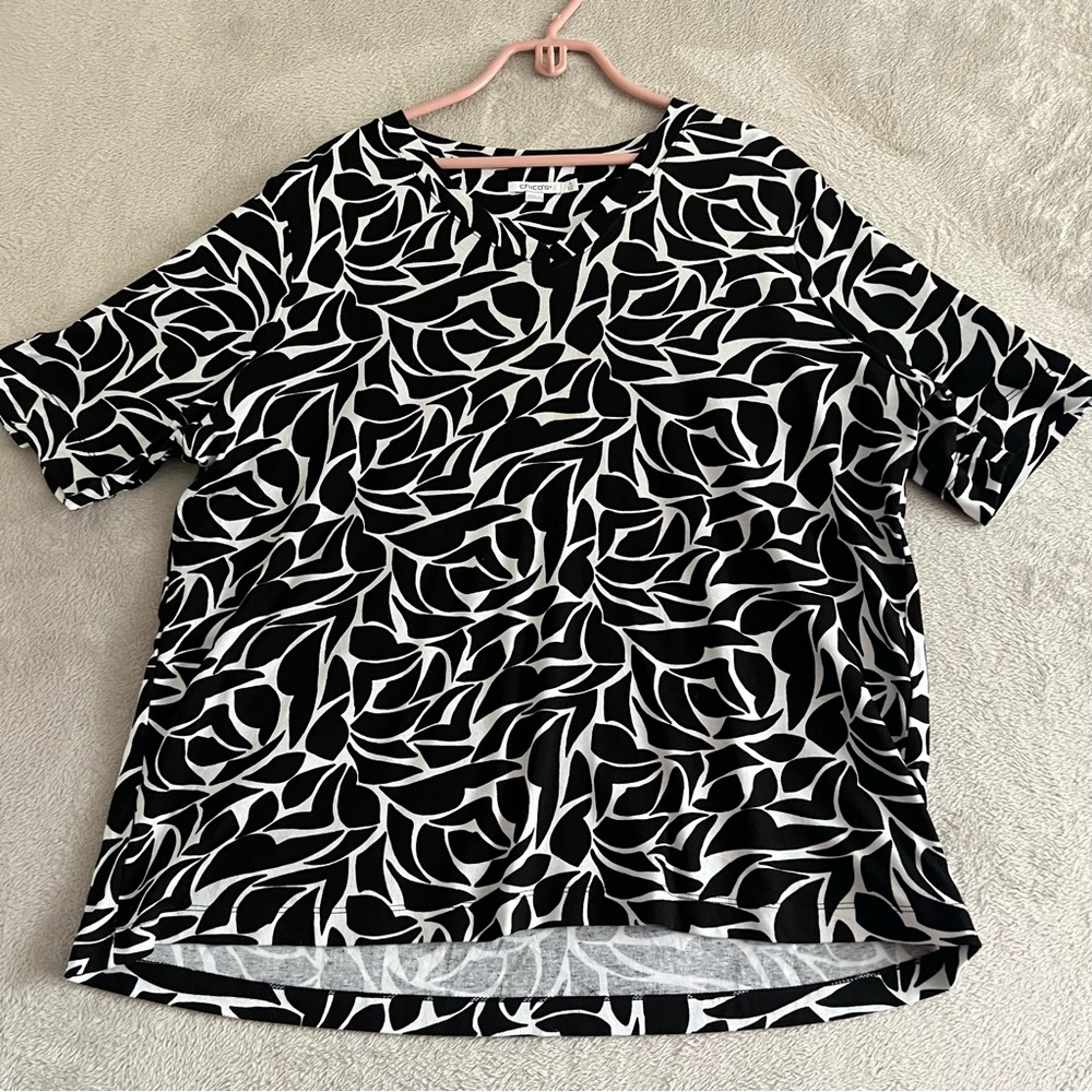 Chico's 4 Tee Top Women's XXL Pima Cotton V-Neck Modern Abstract Geo Print Black